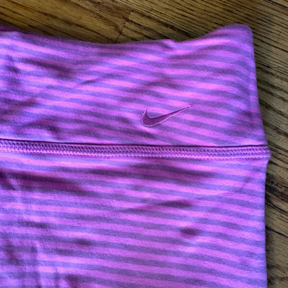 Nike Dri-Fit Pink & Gray Striped Leggings Pants Women's Medium - Picture 3 of 4